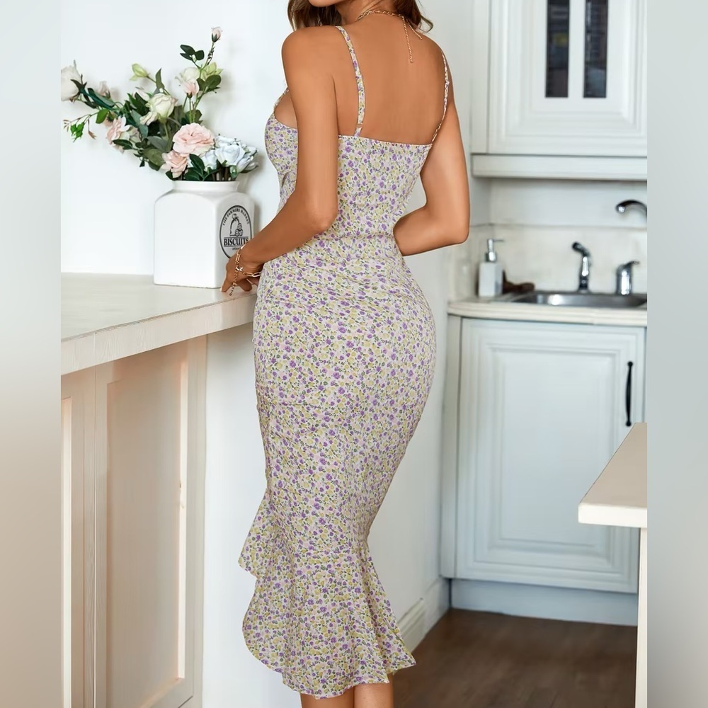 Cupshe Brisa V-Neck Adjustable Straps Slip Dress - Picture 11 of 15